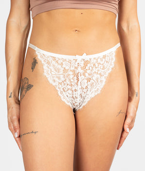 Knotty Chantilly Lace Cheeky
