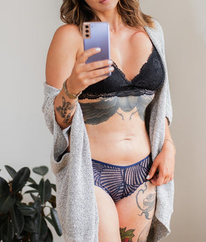 Knotty Scalloped Lace Cheeky